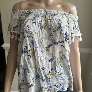 OFF SHOULDER OLIVACEOUS TOP MEDIUM NWT